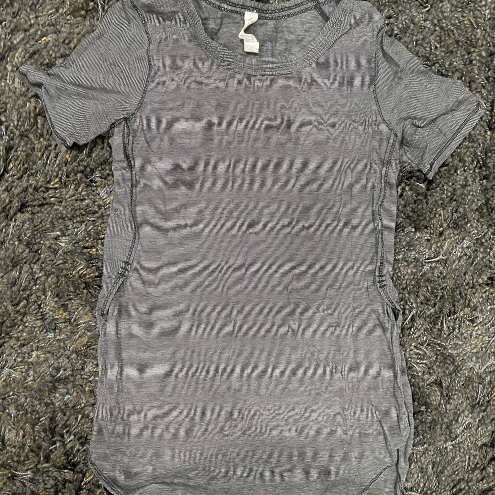 Gray lulu shirt